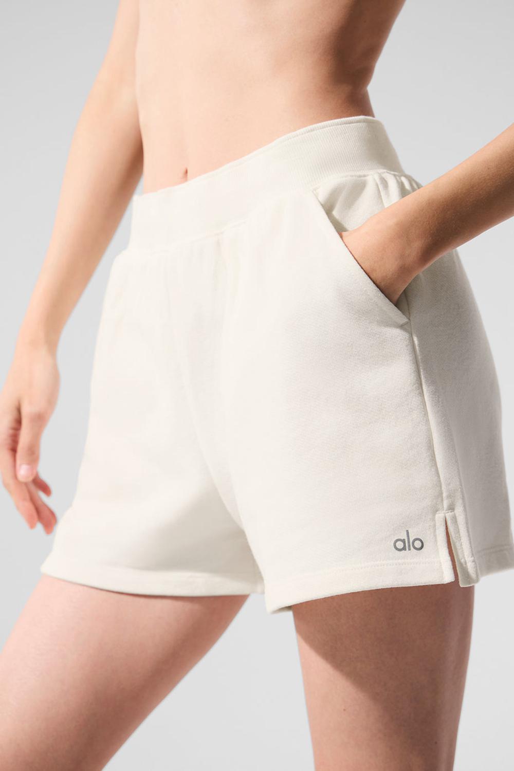Alo Yoga Low Key Sweat Naisten Shortsit Ivory | Suomi  7645-WQPDU