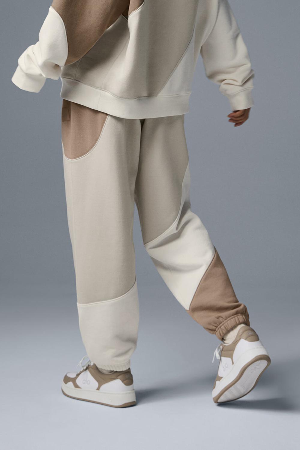 Alo Yoga Make Waves Naisten Collegehousut Ivory / Bone / Gravel | Suomi  8156-HCUKX