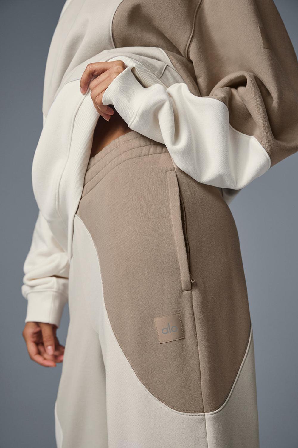 Alo Yoga Make Waves Naisten Collegehousut Ivory / Bone / Gravel | Suomi  8156-HCUKX