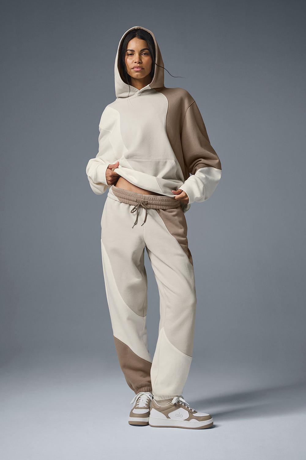Alo Yoga Make Waves Naisten Collegehousut Ivory / Bone / Gravel | Suomi  8156-HCUKX