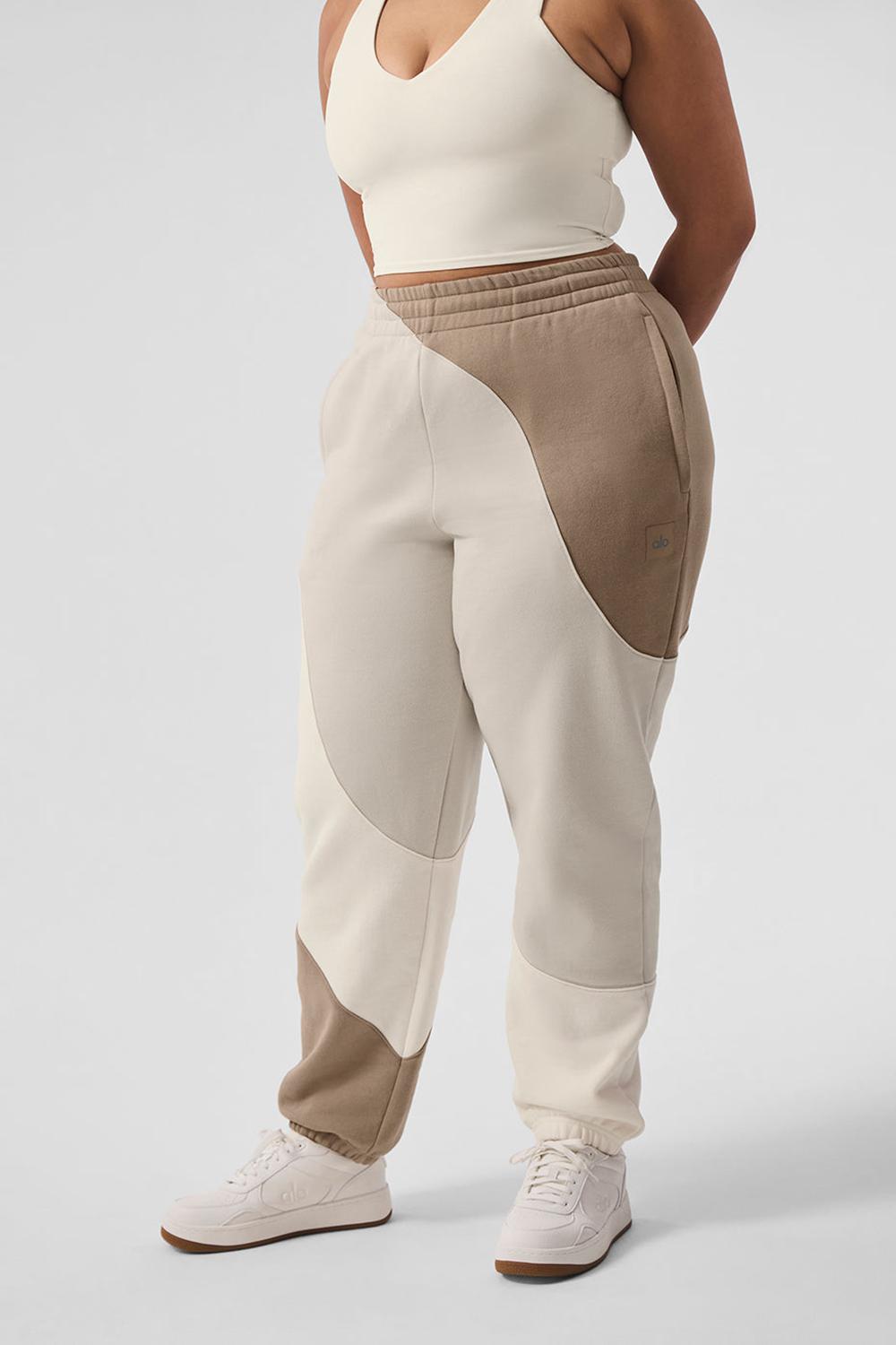 Alo Yoga Make Waves Naisten Collegehousut Ivory / Bone / Gravel | Suomi  8156-HCUKX
