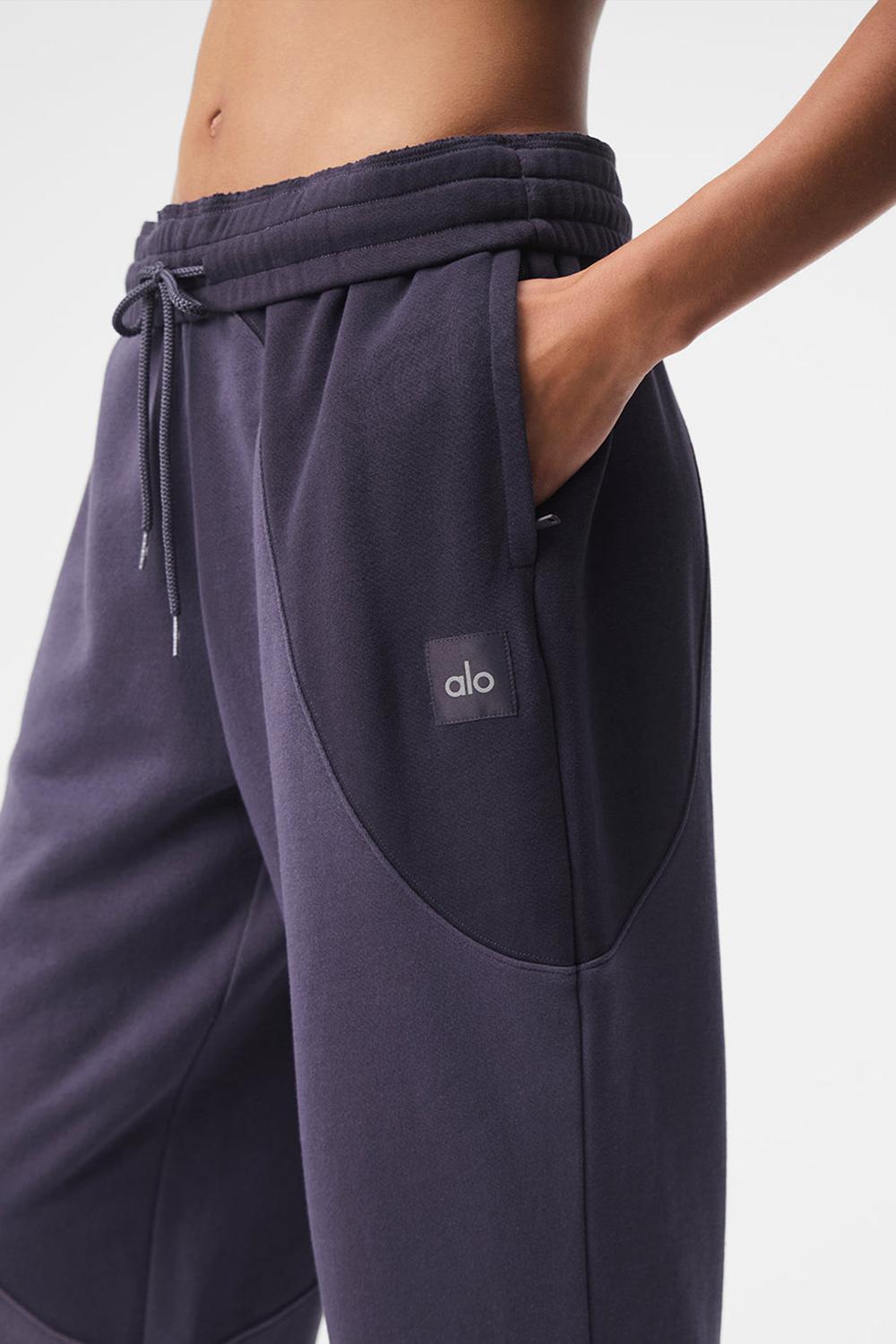 Alo Yoga Make Waves Naisten Collegehousut Italian Plum Tonal | Suomi  4219-GROVP