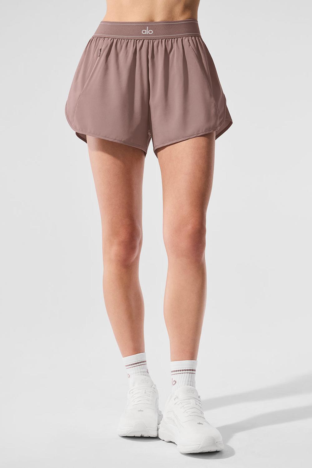 Alo Yoga Match Point Naisten Shortsit Mushroom | Suomi  9081-CTSEP