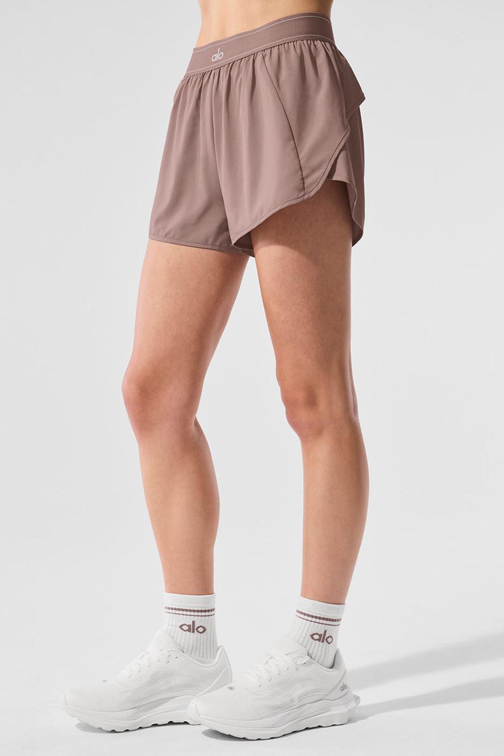 Alo Yoga Match Point Naisten Shortsit Mushroom | Suomi  9081-CTSEP