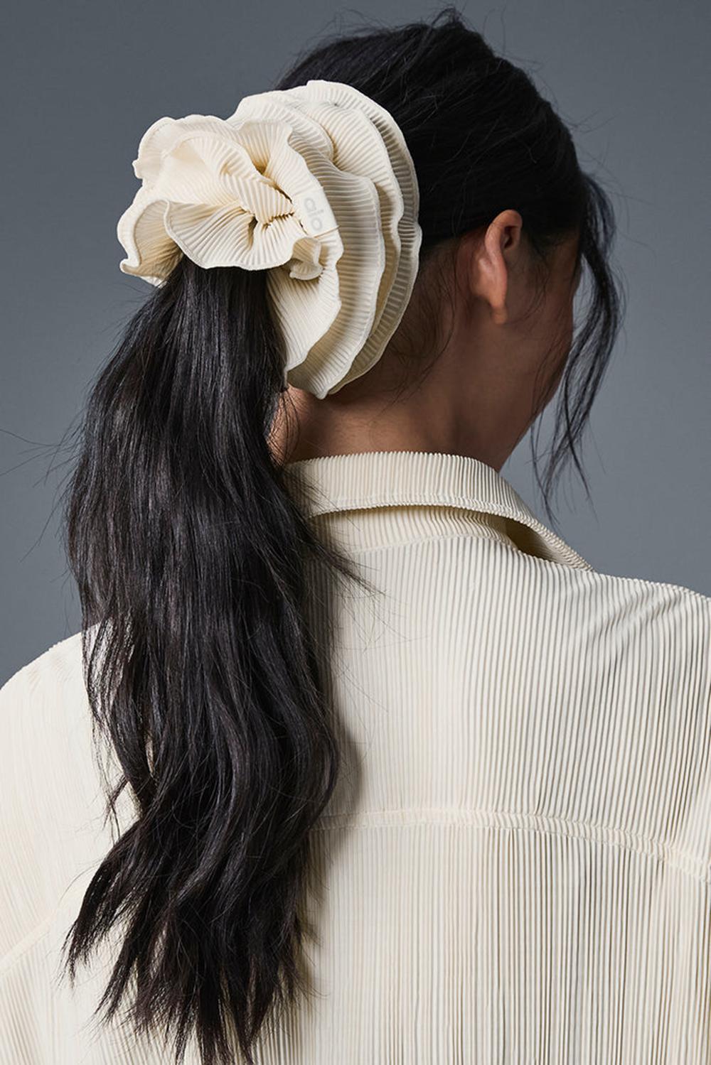 Alo Yoga Micro Plisse Oversize Naisten Scrunchie Oat Milk | Suomi  1785-BCQAE