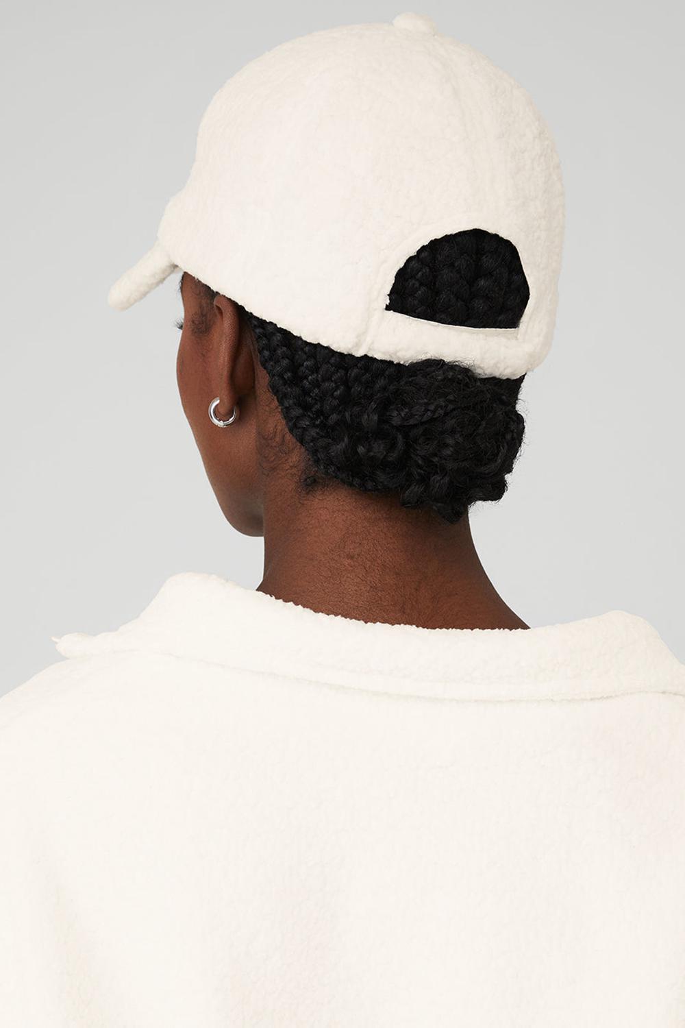 Alo Yoga Micro Sherpa Off-Duty Miesten Lippis Ivory | Suomi  5037-BUIJO