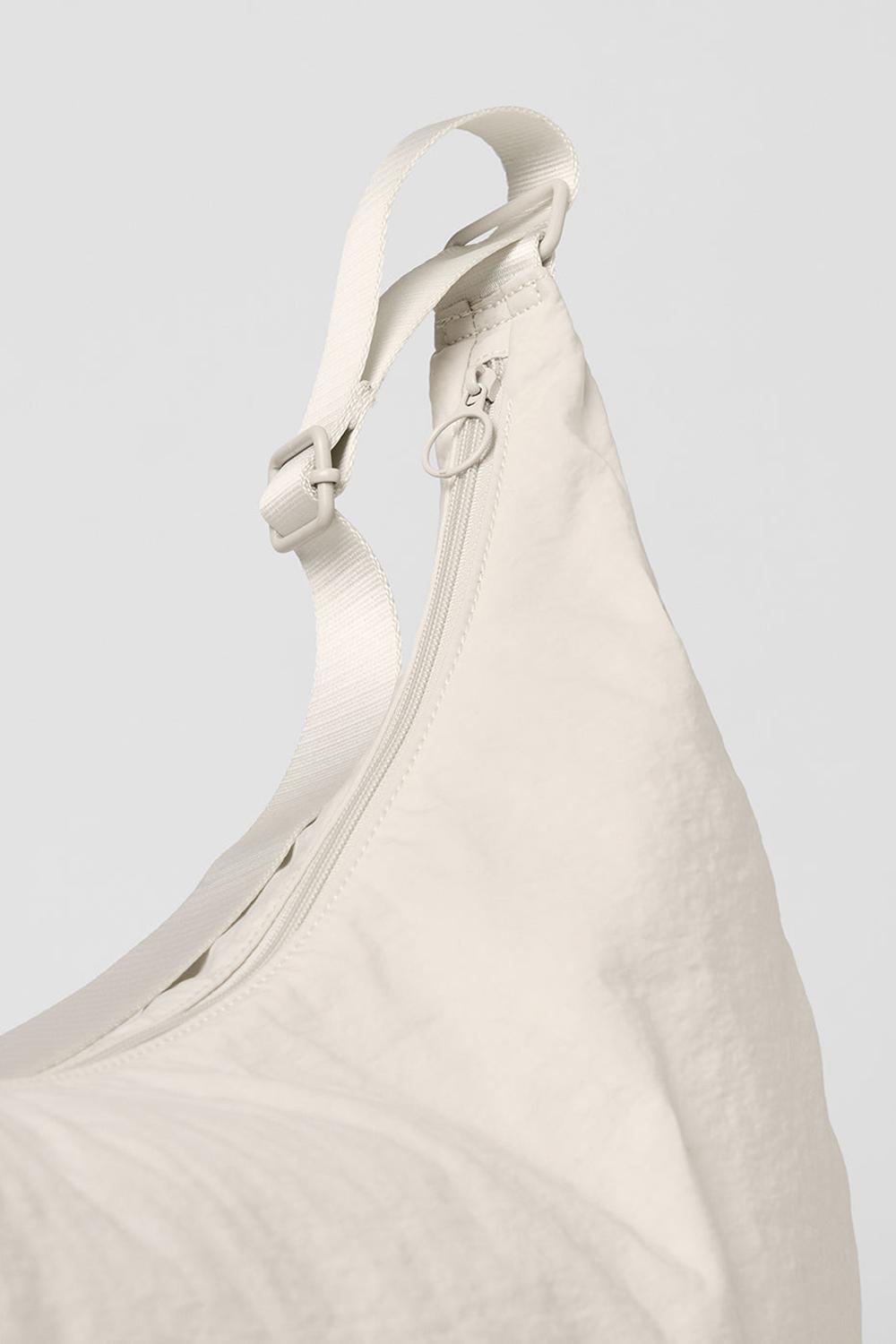 Alo Yoga Om The Go Gym Miesten Sling Laukku Bone | Suomi  7935-TOMXJ