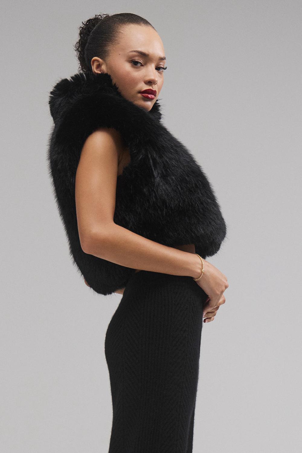 Alo Yoga Opulent Faux Fur Cropped Naisten Liivi Mustat | Suomi  9863-TQWNI
