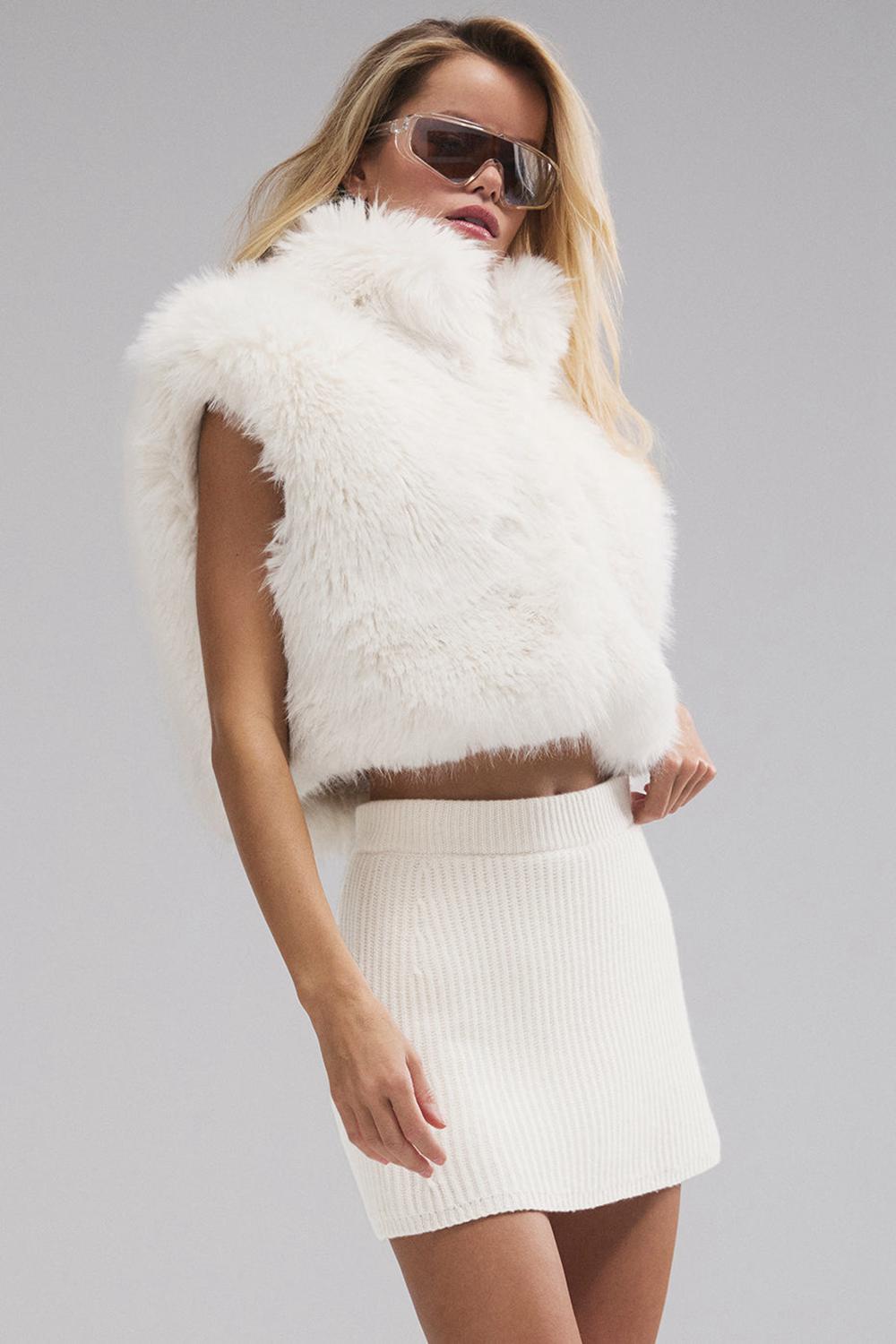 Alo Yoga Opulent Faux Fur Cropped Naisten Liivi Ivory | Suomi  0924-VNSAH