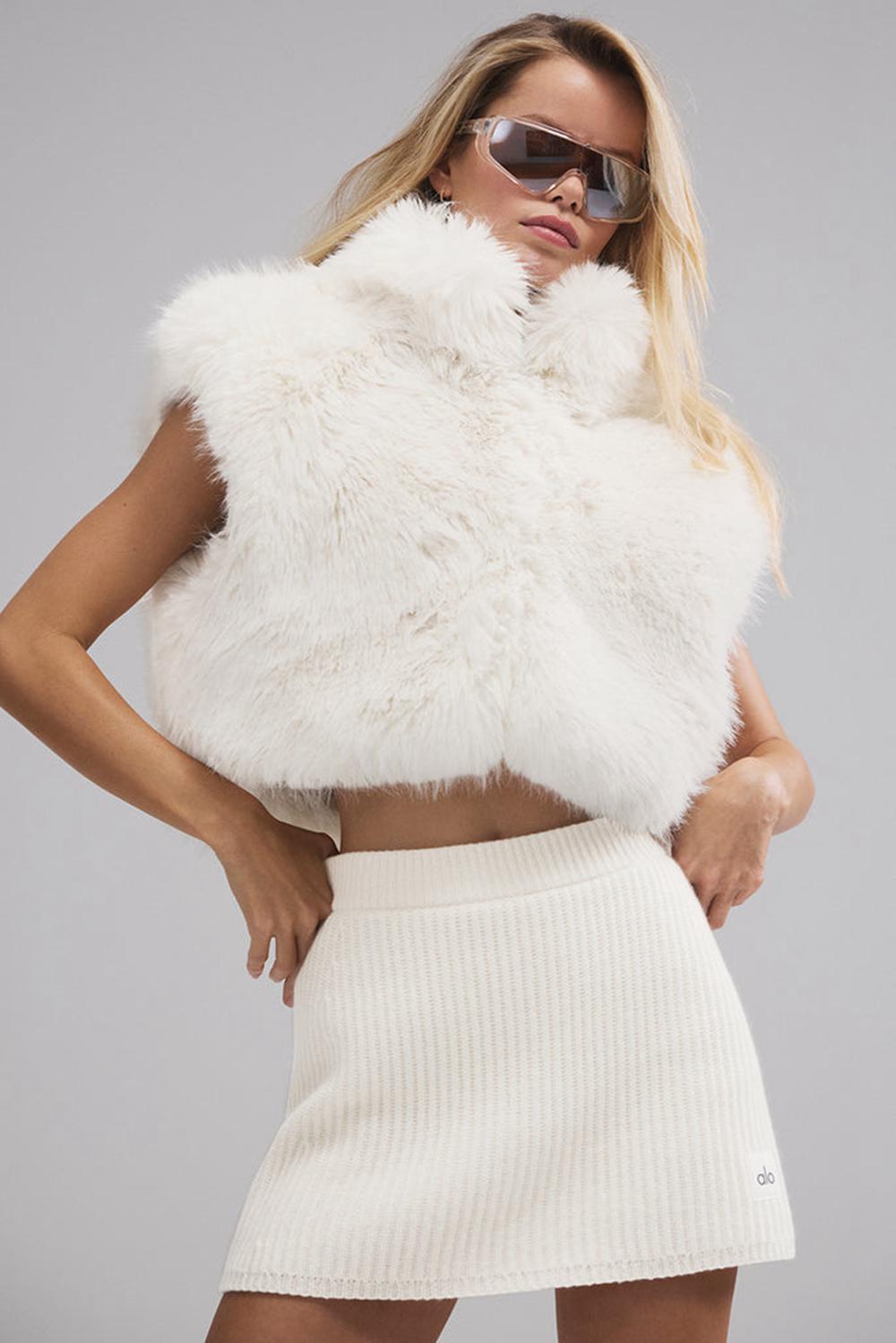 Alo Yoga Opulent Faux Fur Cropped Naisten Liivi Ivory | Suomi  0924-VNSAH