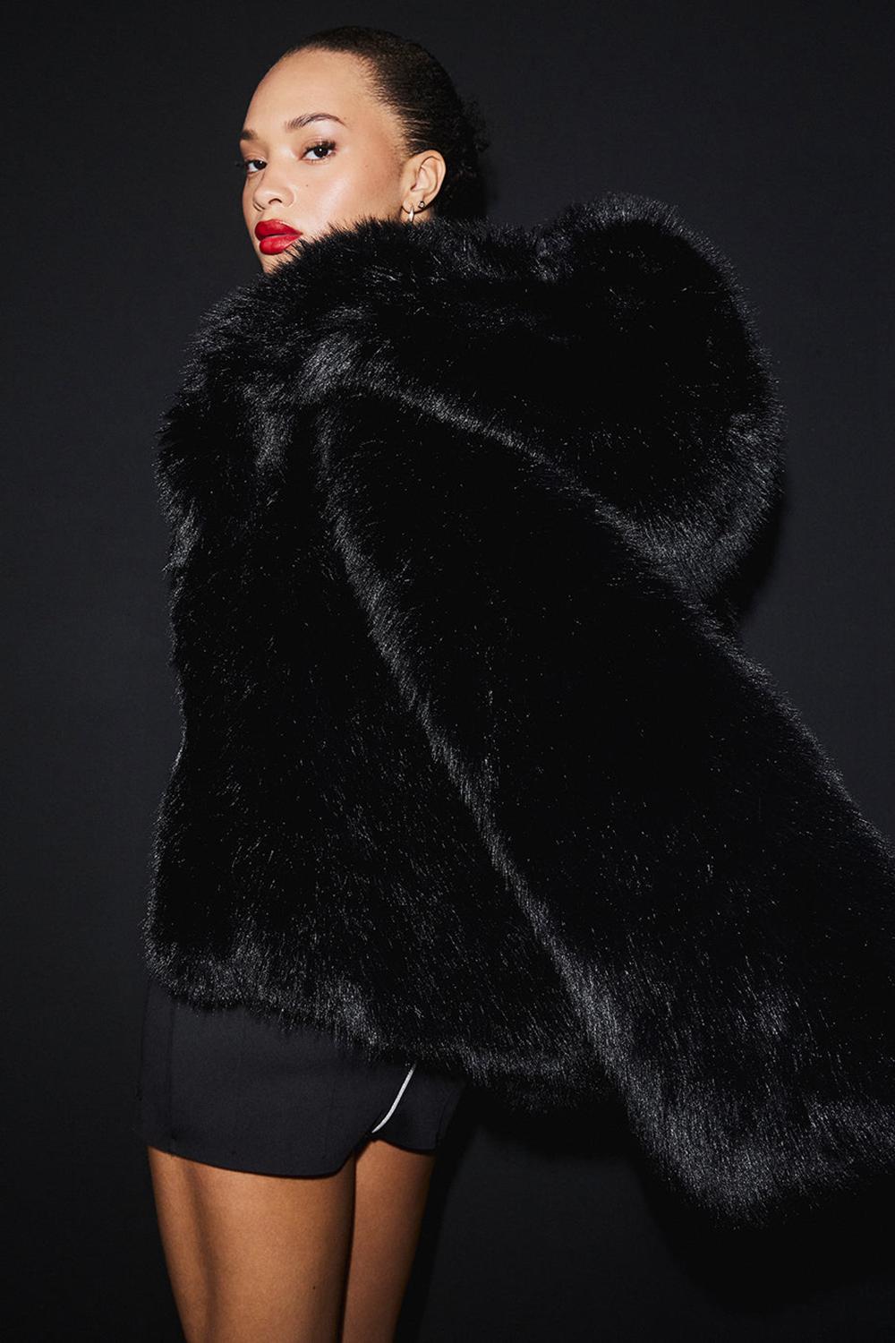 Alo Yoga Opulent Faux Fur Statement Naisten Takit Mustat | Suomi  0827-AIPBE