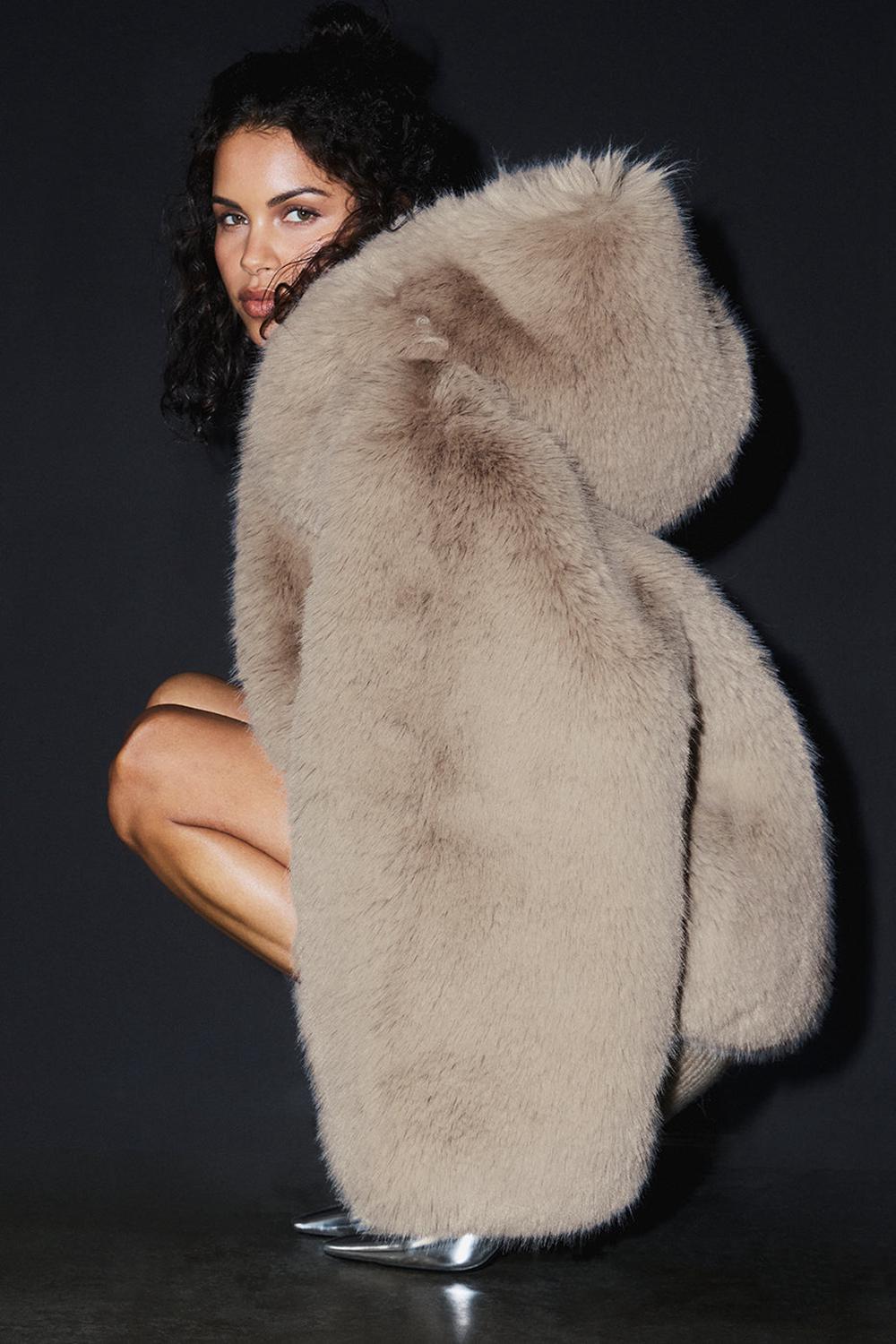 Alo Yoga Opulent Faux Fur Statement Naisten Takit Oat | Suomi  8964-NJHBG