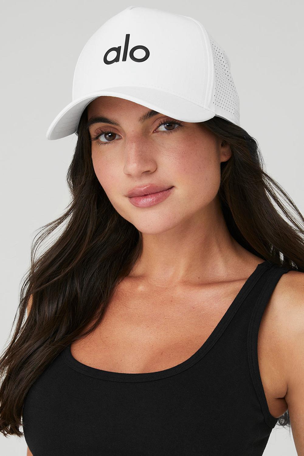 Alo Yoga Performance District Miesten Trucker Lippis Valkoinen Mustat | Suomi  9603-NJMQB