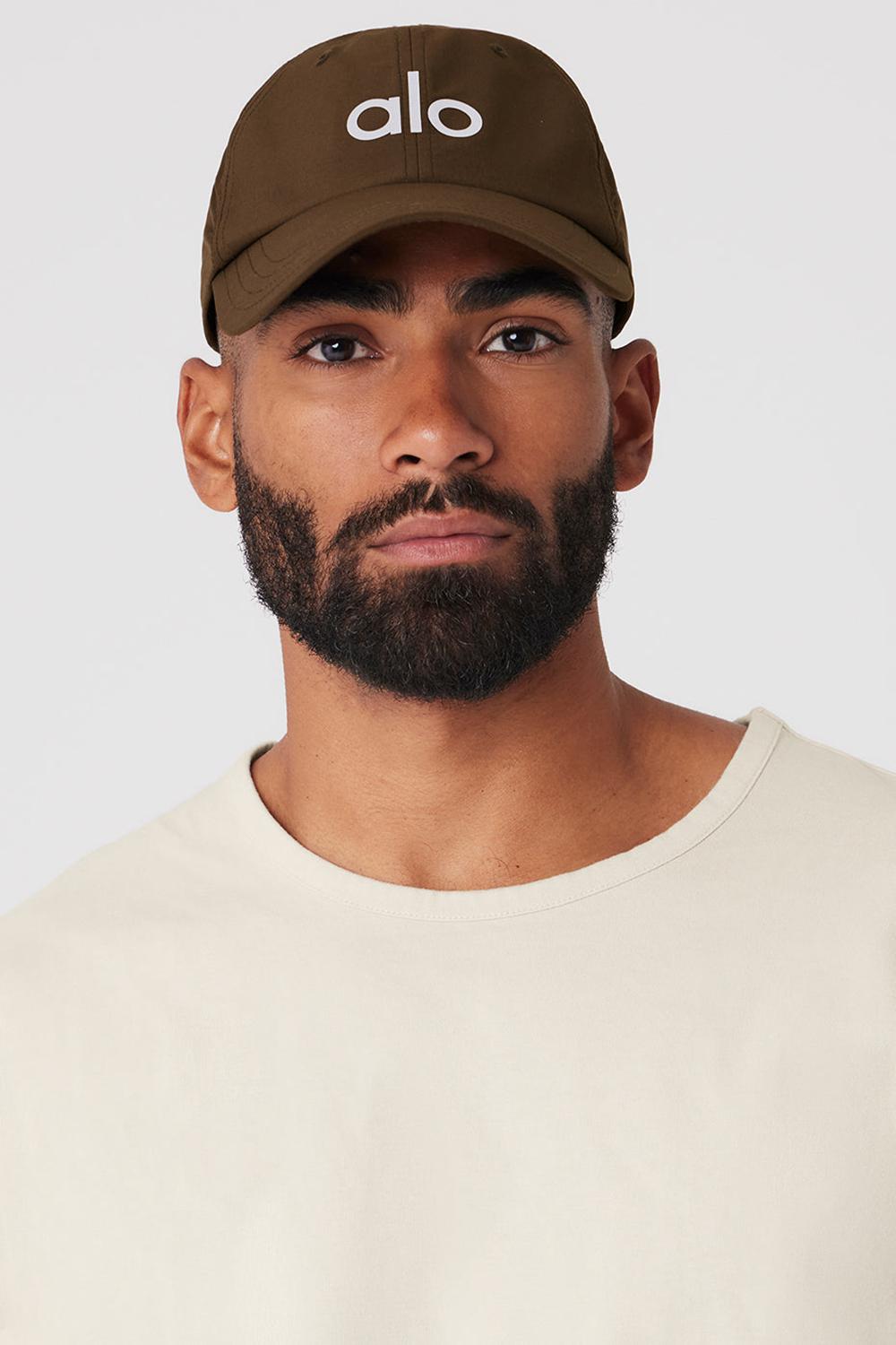 Alo Yoga Performance Off-Duty Miesten Lippis Espresso | Suomi  6021-BAQJO