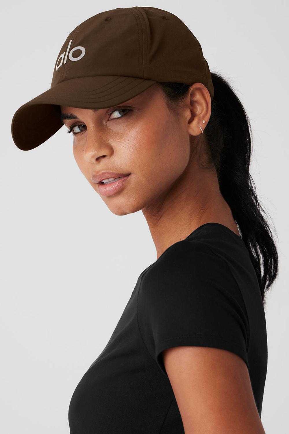 Alo Yoga Performance Off-Duty Miesten Lippis Espresso | Suomi  6021-BAQJO