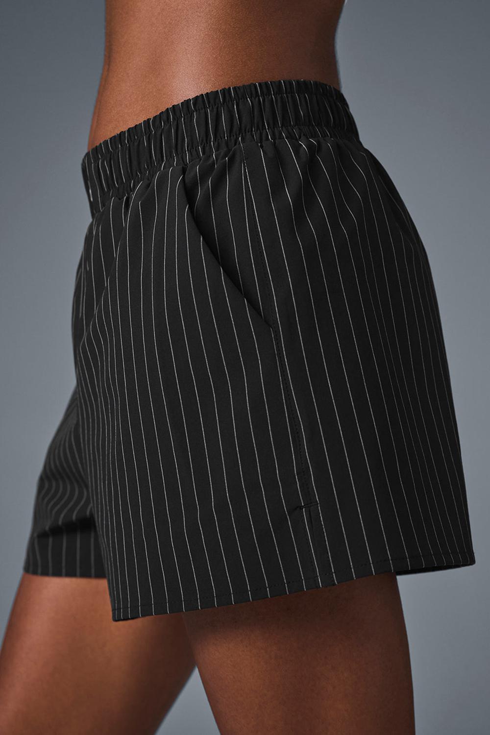 Alo Yoga Pinstripe Daylight Naisten Boxer Mustat Titaani | Suomi  8349-YQBGL