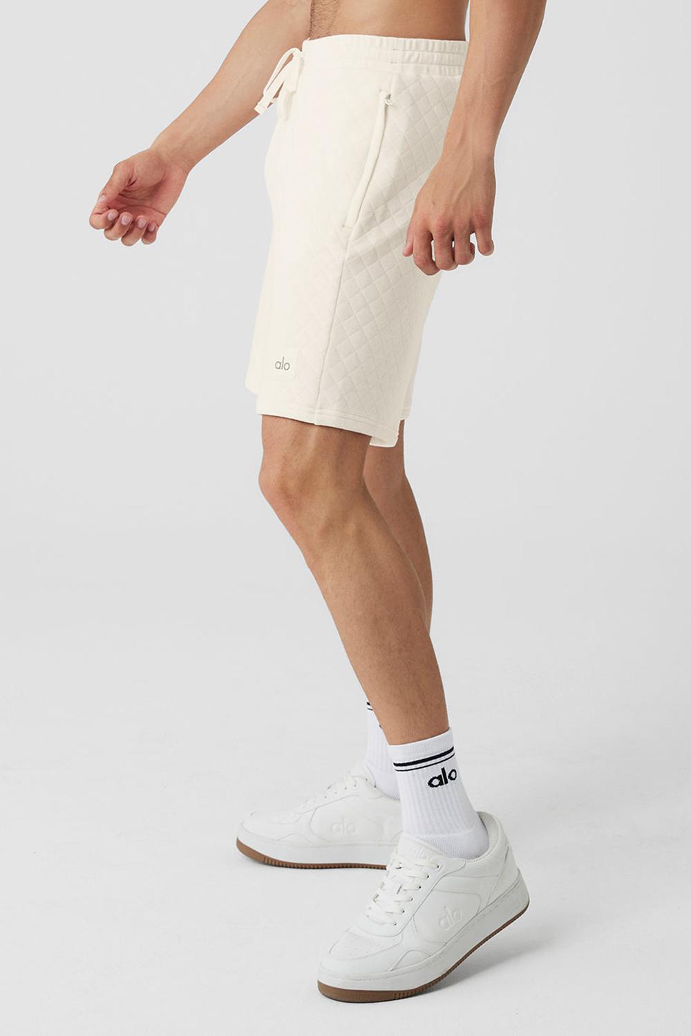 Alo Yoga Quilted Stadium Miesten Shortsit Ivory | Suomi  8094-OERKV