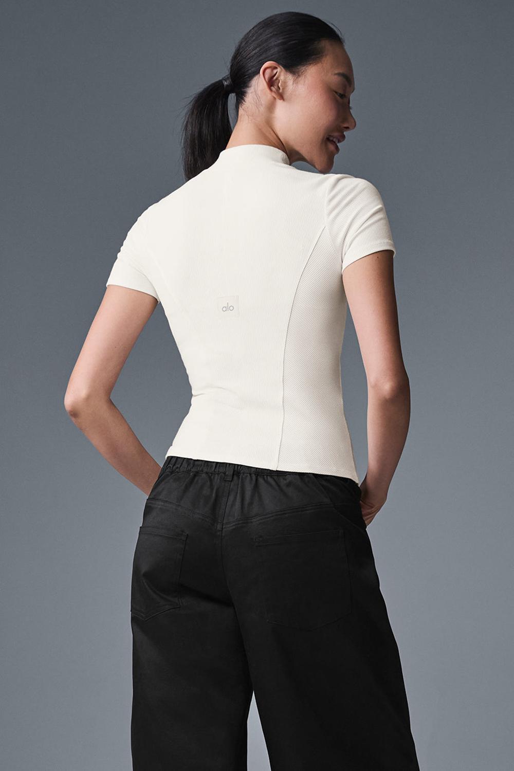 Alo Yoga Ribbed Mesmerize Naisten Short Sleeve Ivory | Suomi  8536-TNJCG