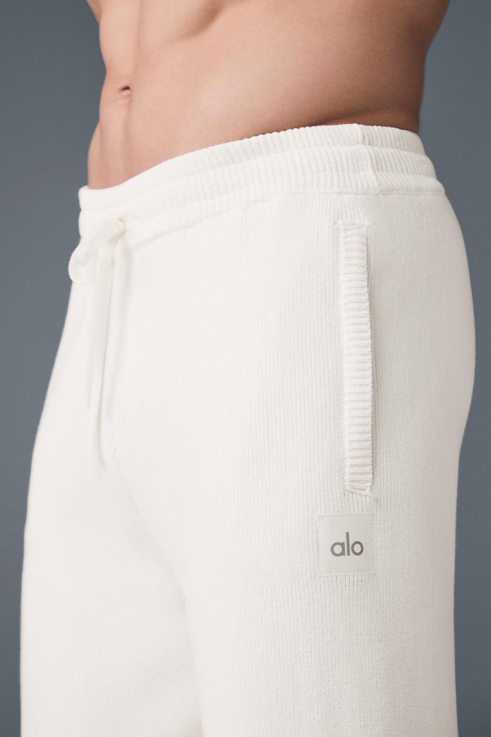 Alo Yoga Scholar Straight Leg Miesten Collegehousut Ivory | Suomi  9241-NPLGB