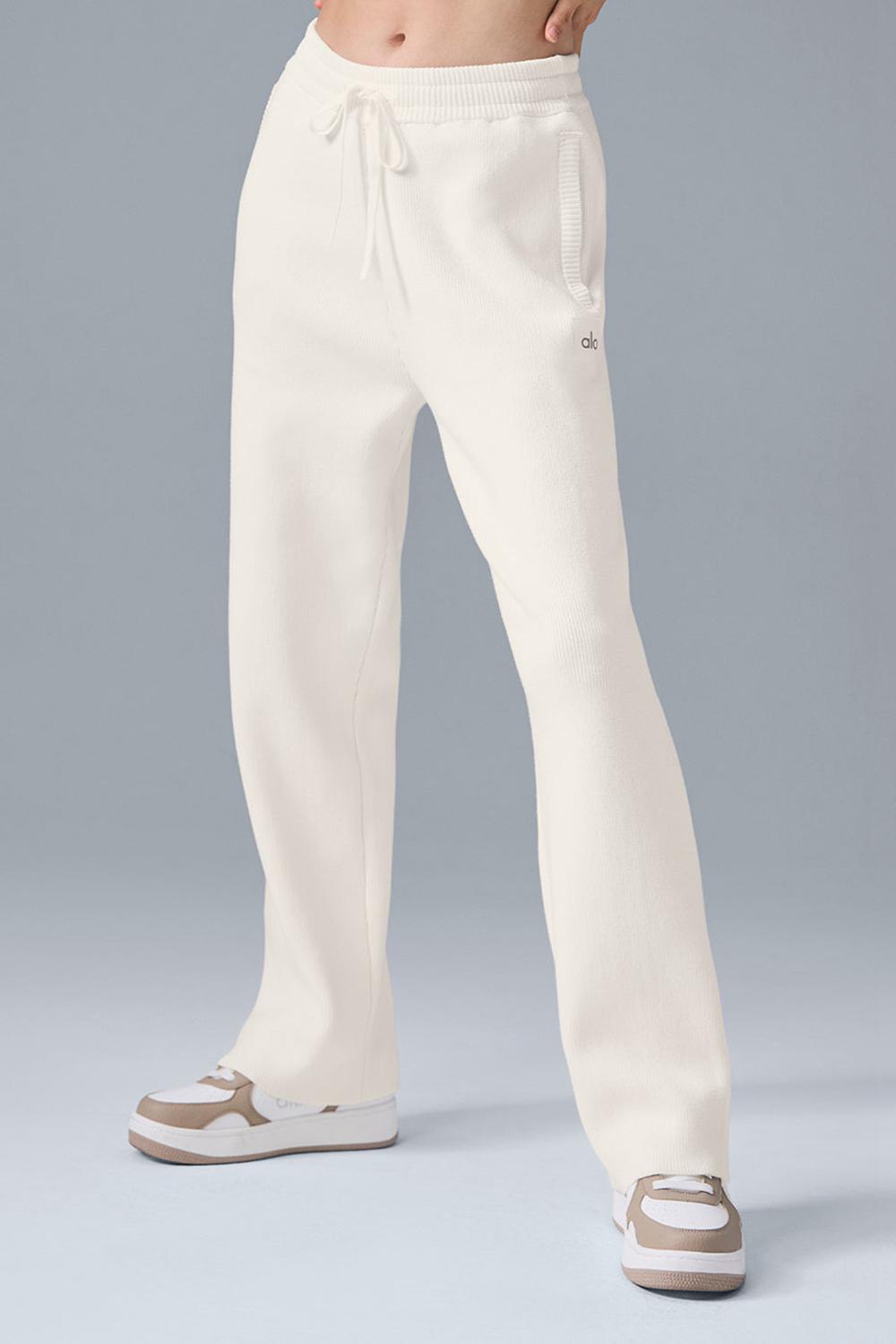 Alo Yoga Scholar Straight Leg Naisten Collegehousut Ivory | Suomi  3048-XYMHC