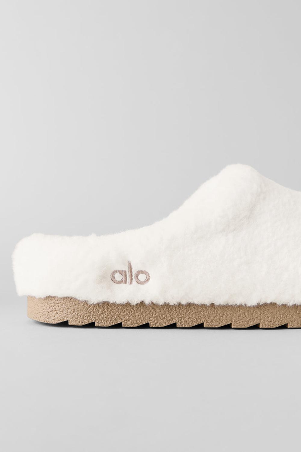 Alo Yoga Sherpa Recovery Naisten Tossut Ivory | Suomi  3016-XKTDF