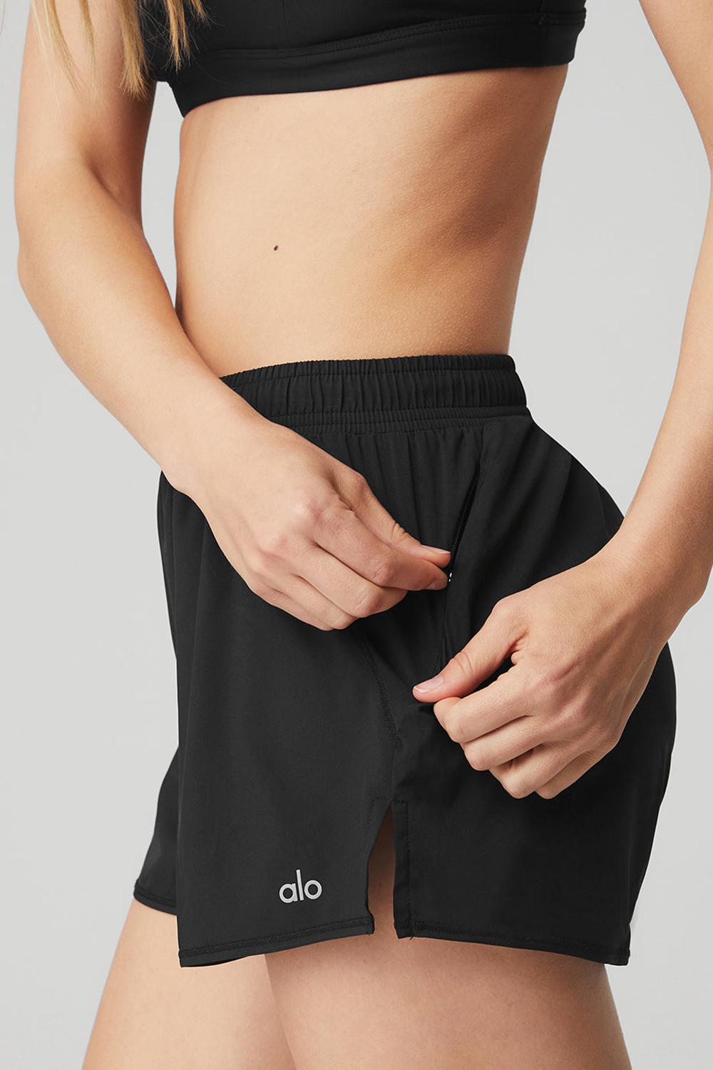 Alo Yoga Stride Naisten Shortsit Mustat | Suomi  9785-XCUGR