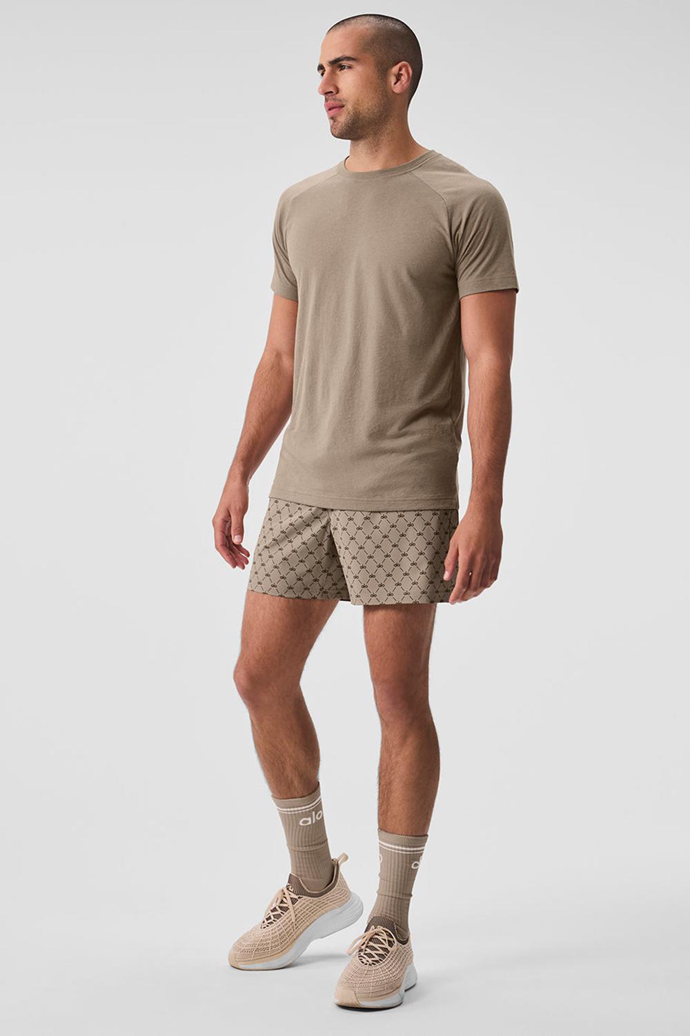 Alo Yoga The Triumph Crew Neck Miesten Juoksupaidat Gravel | Suomi  5631-ZOPMX