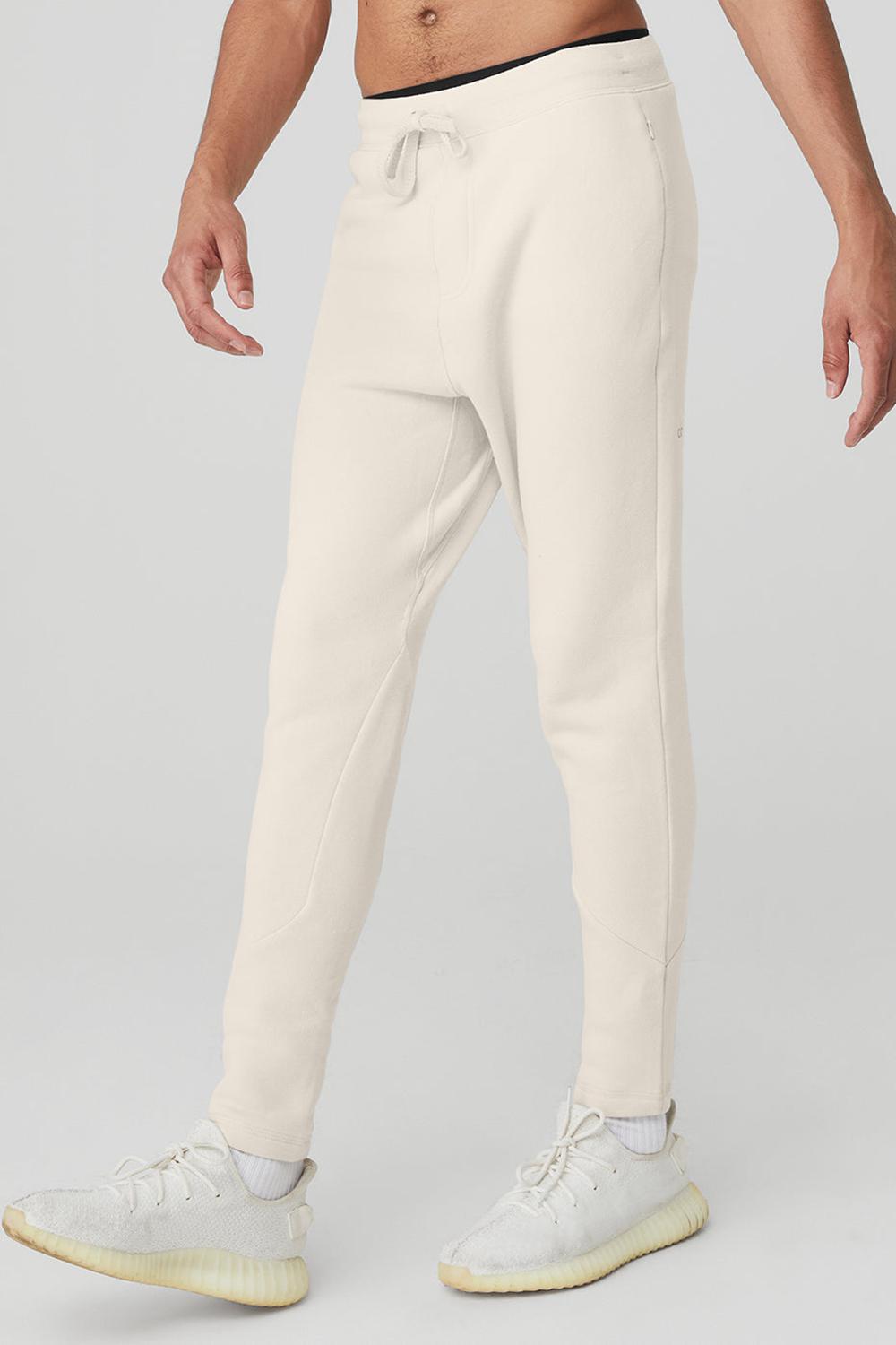Alo Yoga The Triumph Miesten Collegehousut Bone | Suomi  8591-OJTMZ