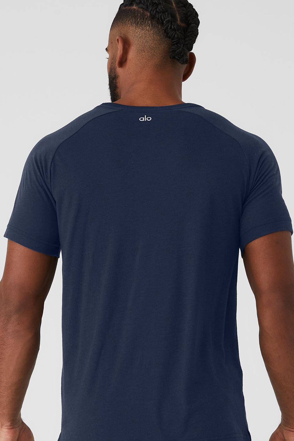 Alo Yoga Triumph Raglan Miesten Juoksupaidat Laivastonsininen | Suomi  7534-RKMTL