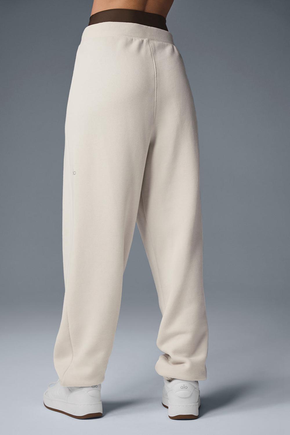 Alo Yoga Triumph Restore Naisten Collegehousut Bone | Suomi  5813-OWTDY