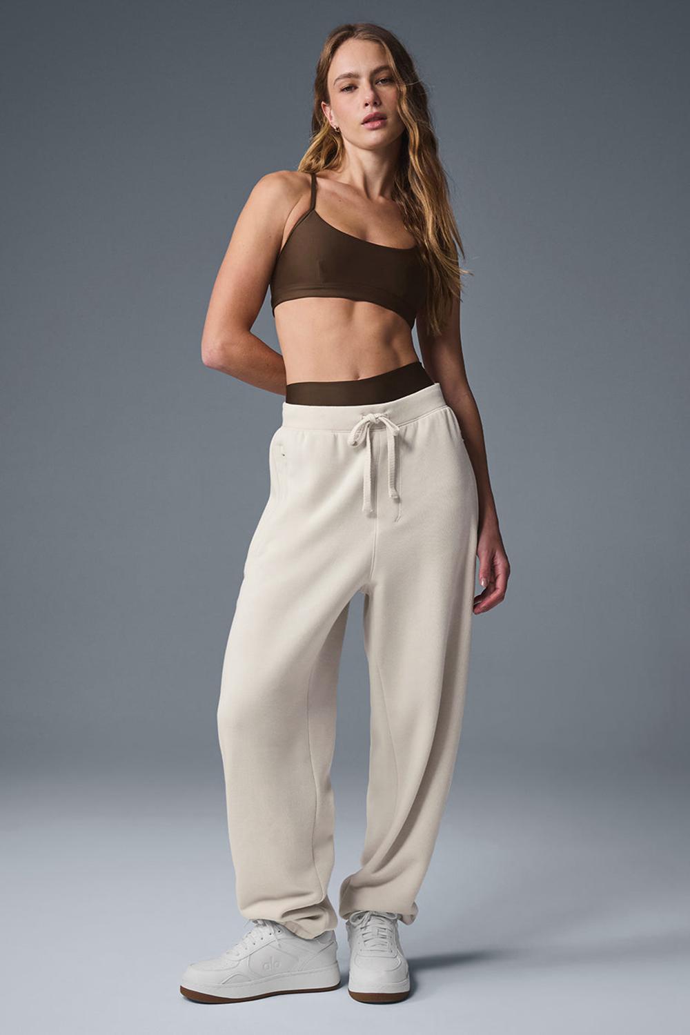 Alo Yoga Triumph Restore Naisten Collegehousut Bone | Suomi  5813-OWTDY