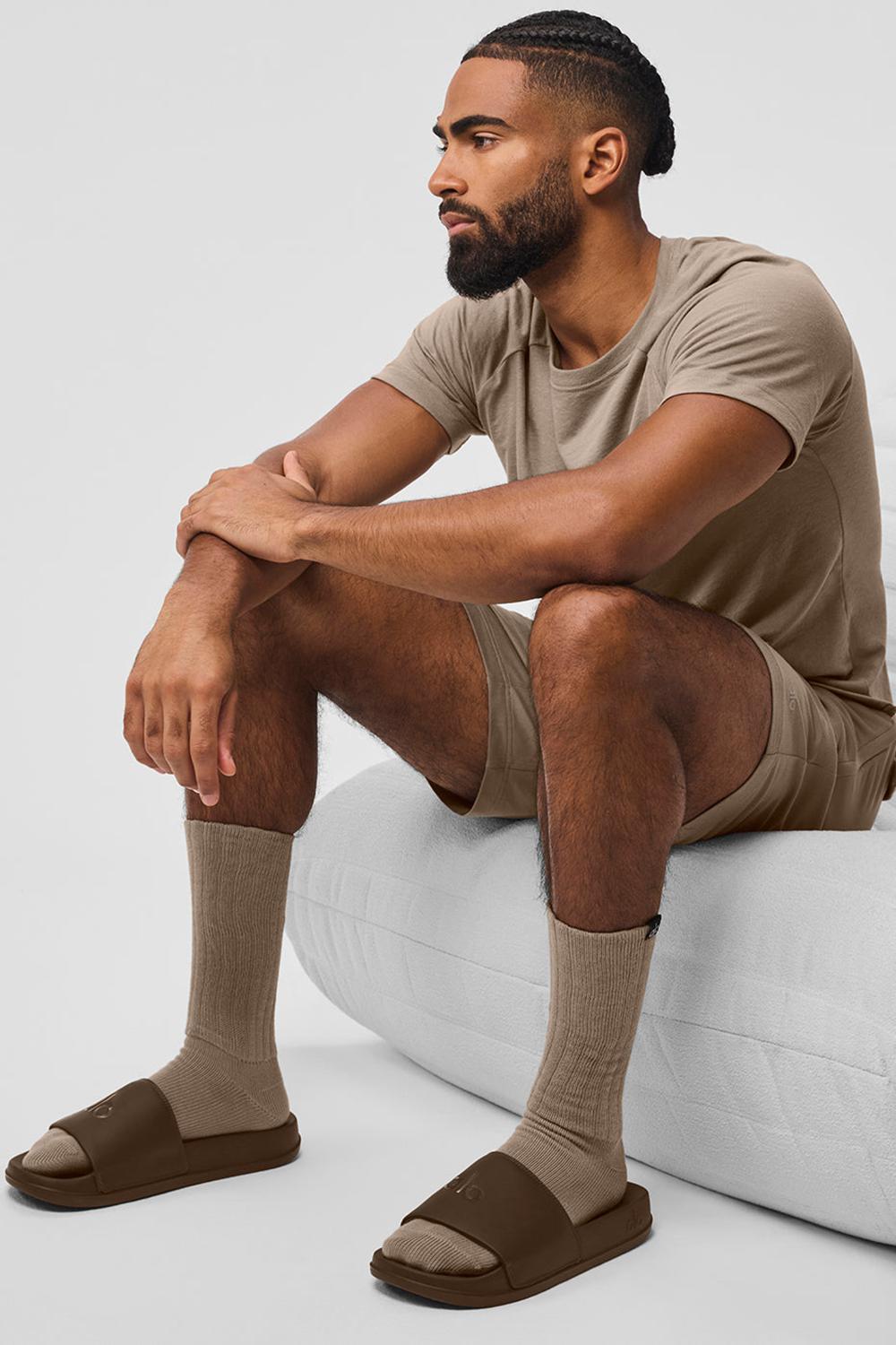 Alo Yoga Unisex It Slide Miesten Slide Espresso | Suomi  0917-QOBFC