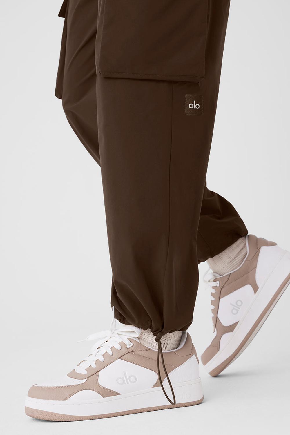 Alo Yoga Voyage Utility Cargo Miesten Housut Espresso | Suomi  7341-ONYVK