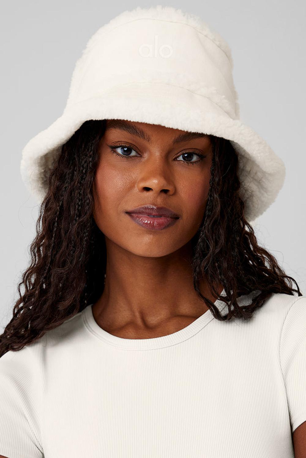 Alo Yoga Winterfun Miesten Bucket Hattu Ivory | Suomi  7958-TFZOB