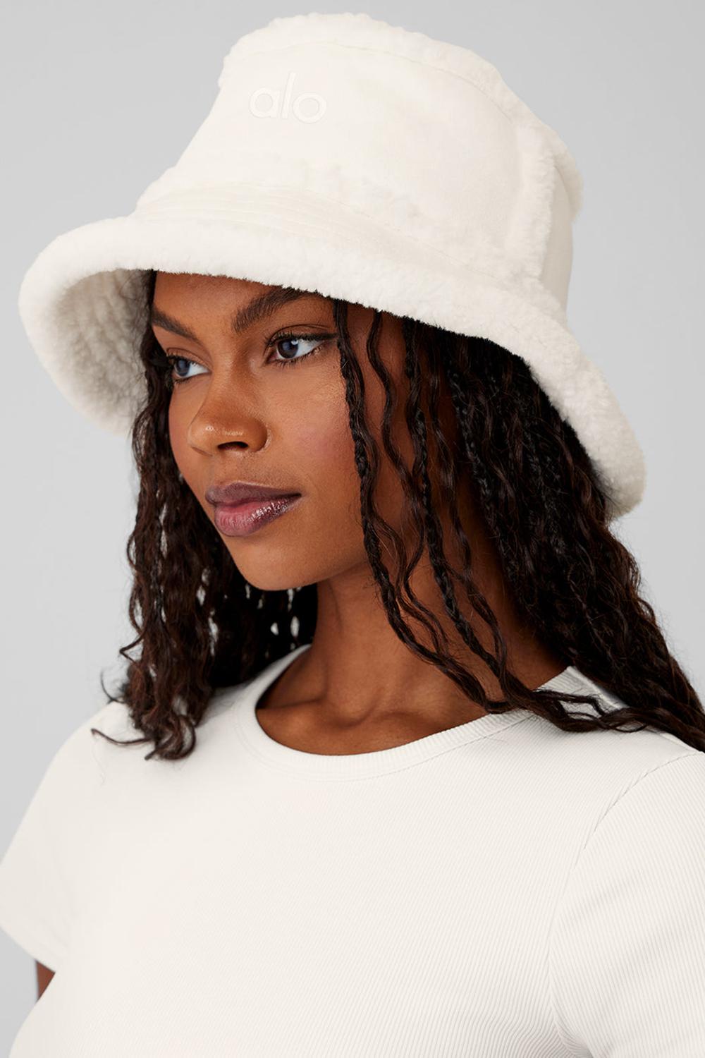 Alo Yoga Winterfun Naisten Bucket Hattu Ivory | Suomi  3602-NEYGH