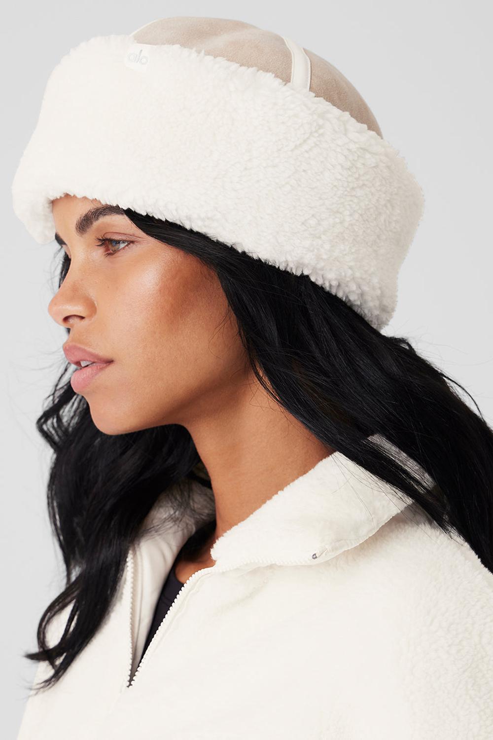 Alo Yoga Winterfun Zhivago Naisten Hatut Oat / Ivory | Suomi  9613-JMVOG