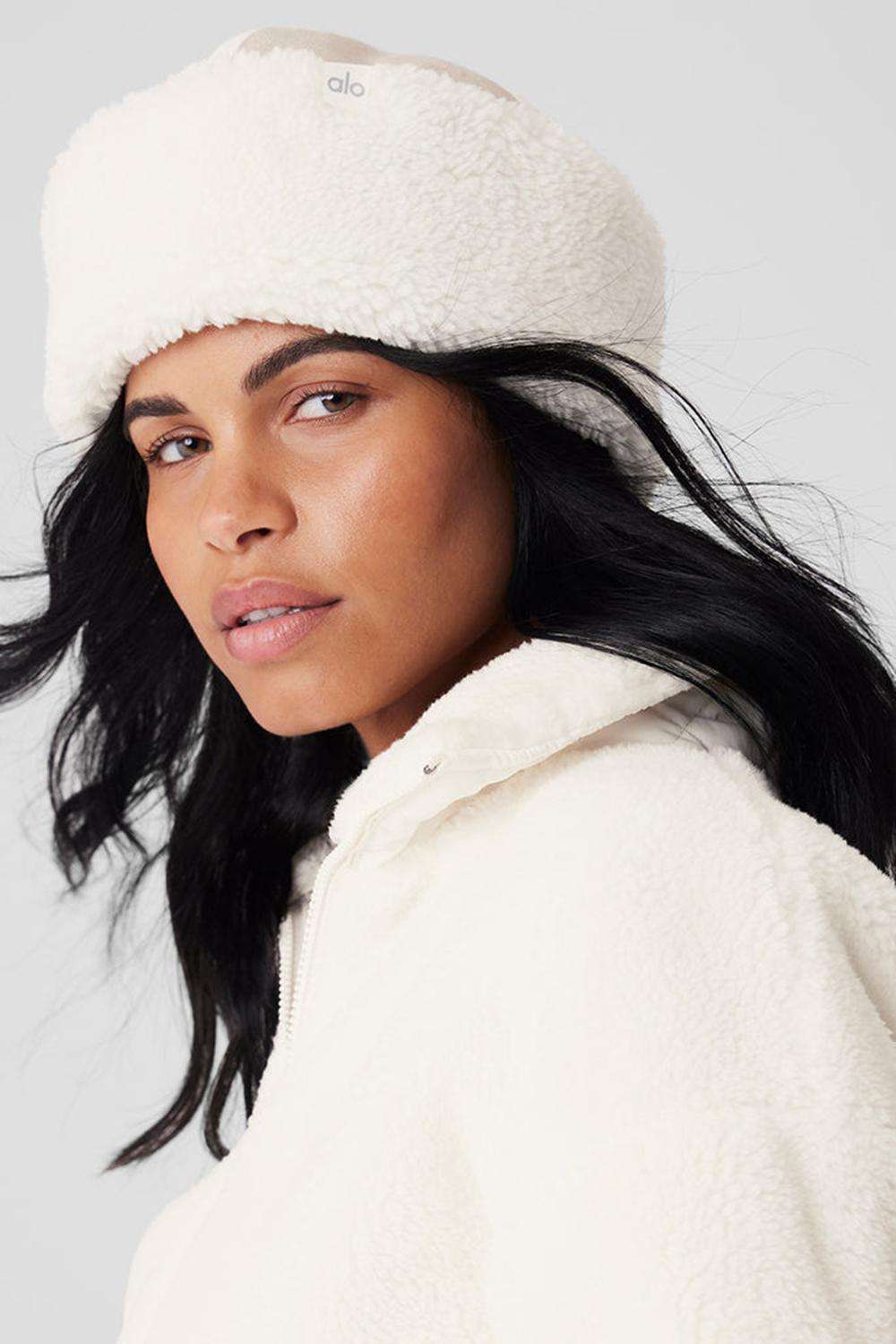 Alo Yoga Winterfun Zhivago Naisten Hatut Oat / Ivory | Suomi  9613-JMVOG