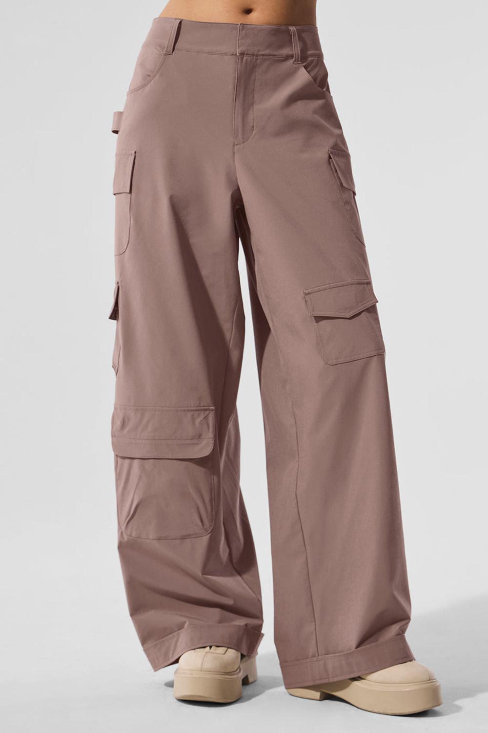 Alo Yoga Workwear Cargo Naisten Housut Mushroom | Suomi  0486-EGWZL