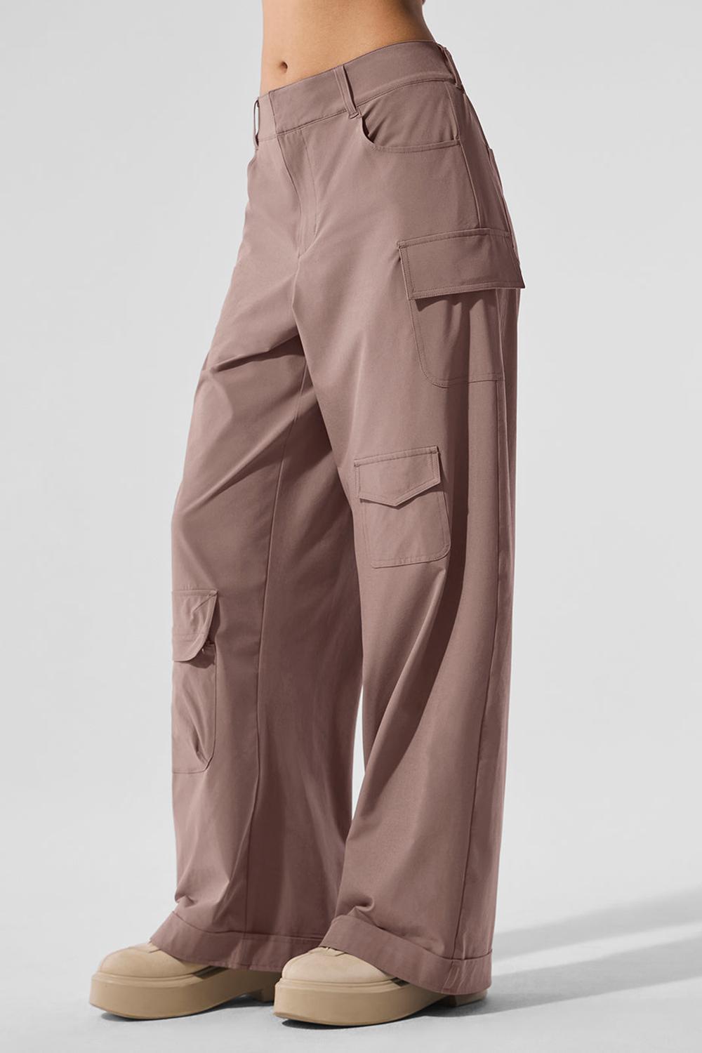 Alo Yoga Workwear Cargo Naisten Housut Mushroom | Suomi  0486-EGWZL