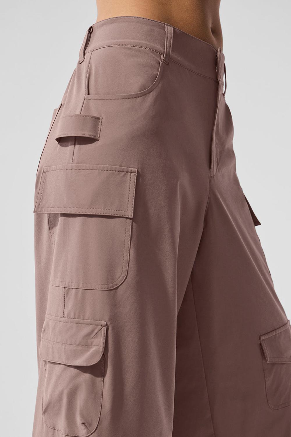 Alo Yoga Workwear Cargo Naisten Housut Mushroom | Suomi  0486-EGWZL