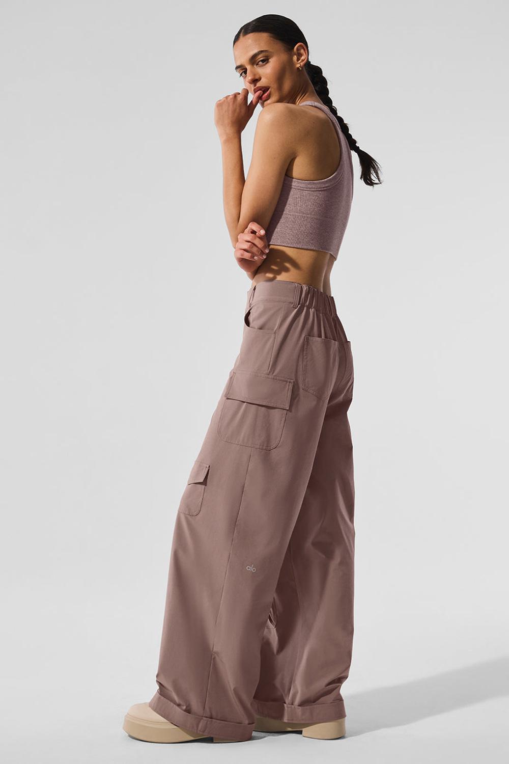 Alo Yoga Workwear Cargo Naisten Housut Mushroom | Suomi  0486-EGWZL